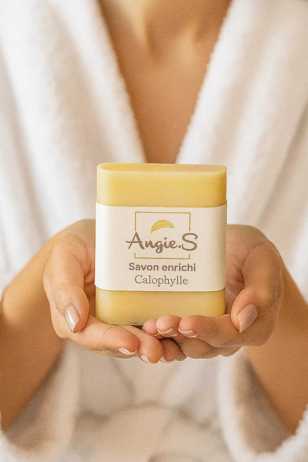 Savon Calophylle – Soin Apaisant & Régénérant pour Peaux Sensibles – Image 2